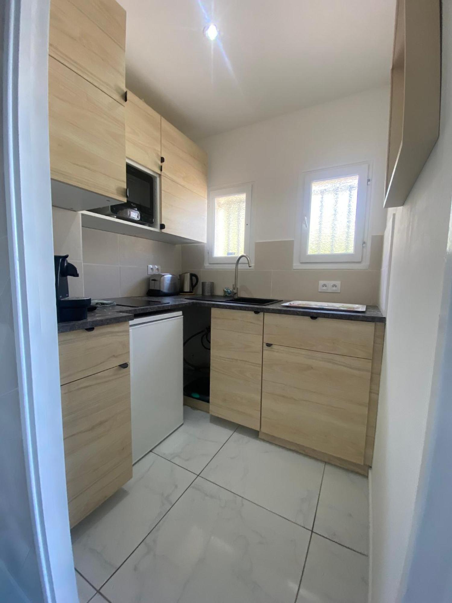 Appartement Cosy A Sanary Plage De Portissol-Climatise-Parking Prive Exterior photo